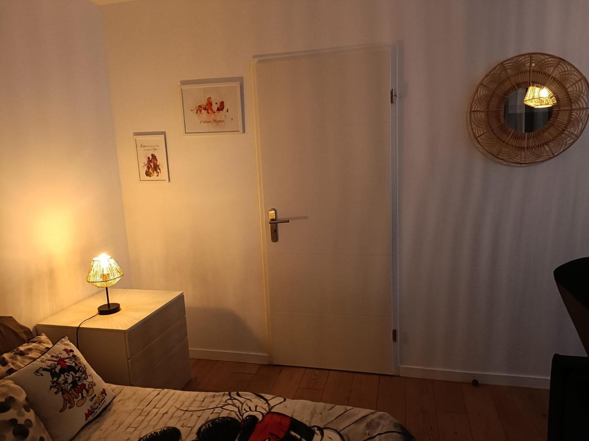 Disney - Paris 5 Min De Disney - Pk Prive Gratuit - 4 Personnes - Terrasse Jardin Chessy  Εξωτερικό φωτογραφία