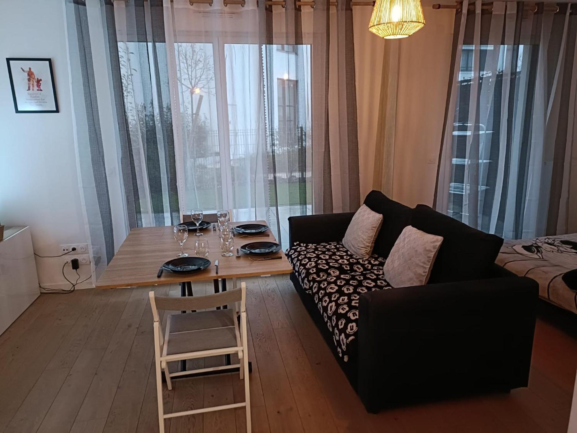 Disney - Paris 5 Min De Disney - Pk Prive Gratuit - 4 Personnes - Terrasse Jardin Chessy  Εξωτερικό φωτογραφία