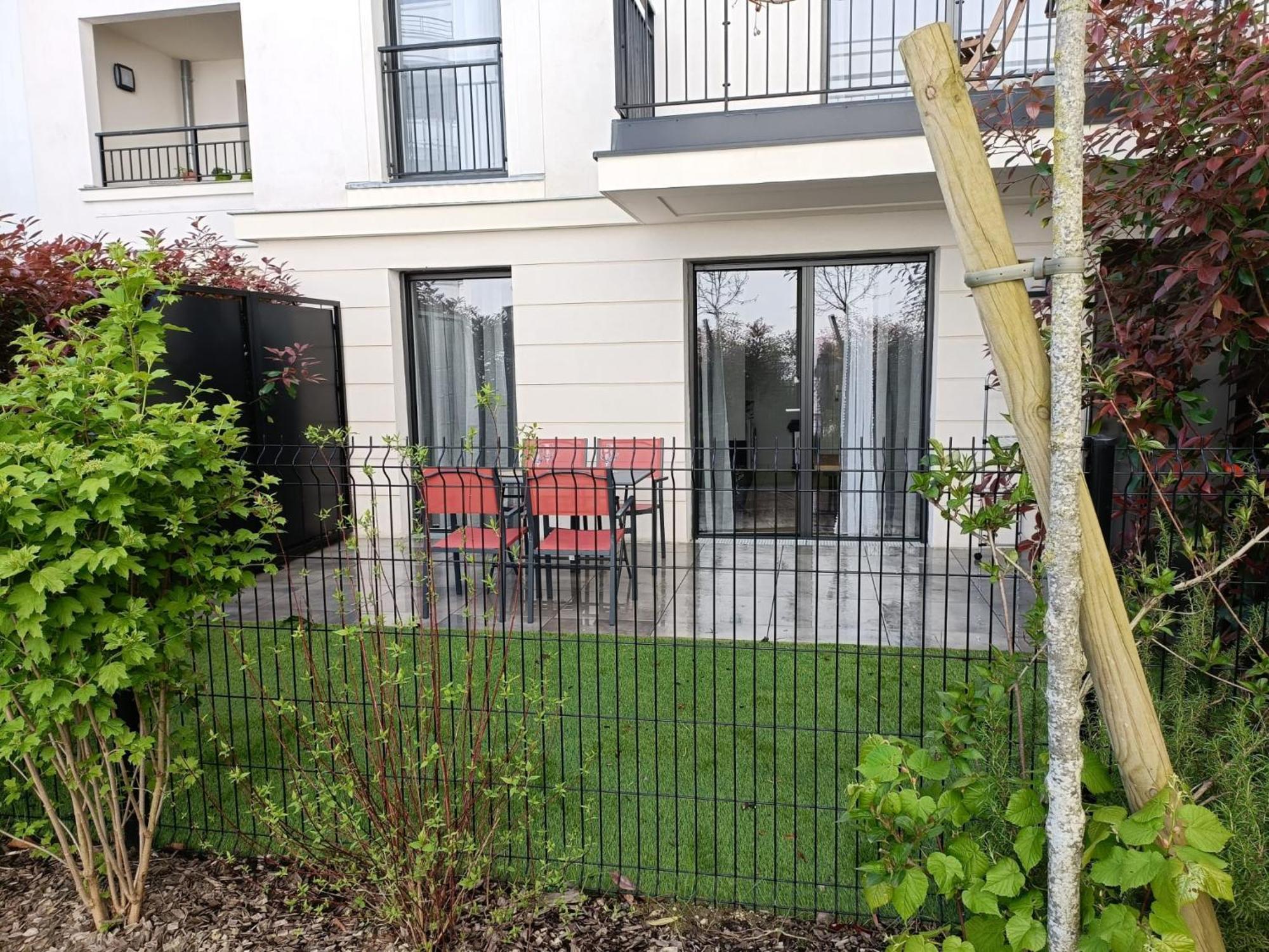 Disney - Paris 5 Min De Disney - Pk Prive Gratuit - 4 Personnes - Terrasse Jardin Chessy  Εξωτερικό φωτογραφία