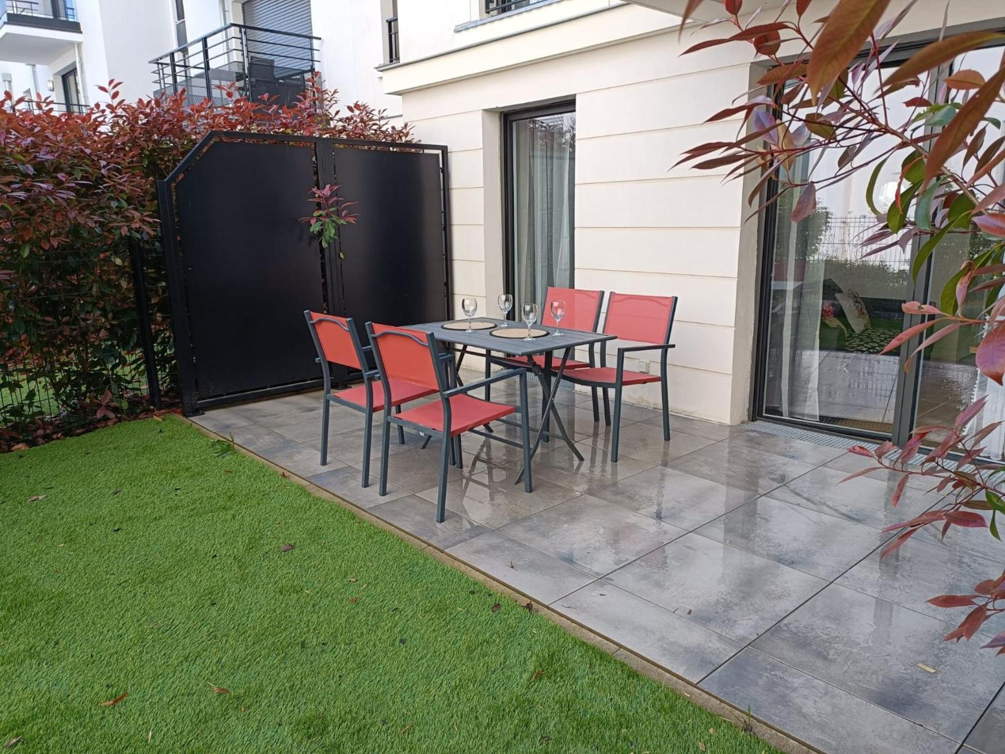 Disney - Paris 5 Min De Disney - Pk Prive Gratuit - 4 Personnes - Terrasse Jardin Chessy  Εξωτερικό φωτογραφία